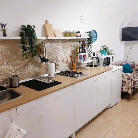 Dn House *
